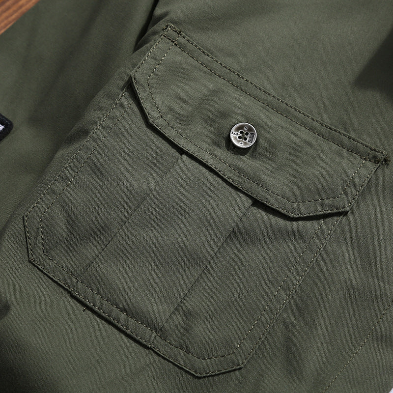 Khaki Herrenhemd, Baumwolle, Retro Slim Fit, lange Ärmel, Brusttasche, Vintage-Stil.