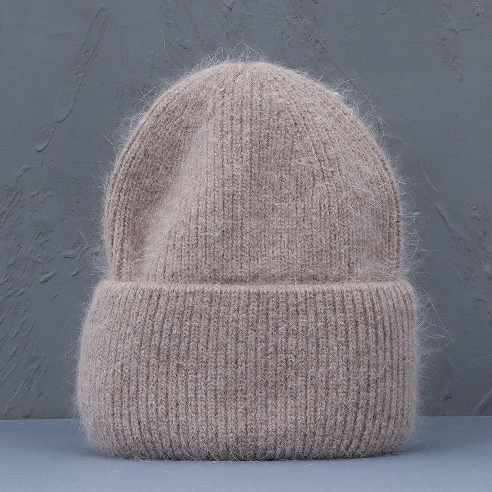 Khaki Strickmütze aus Wolle, warm und weich, ideal für Wintermode und Outdoor-Aktivitäten.