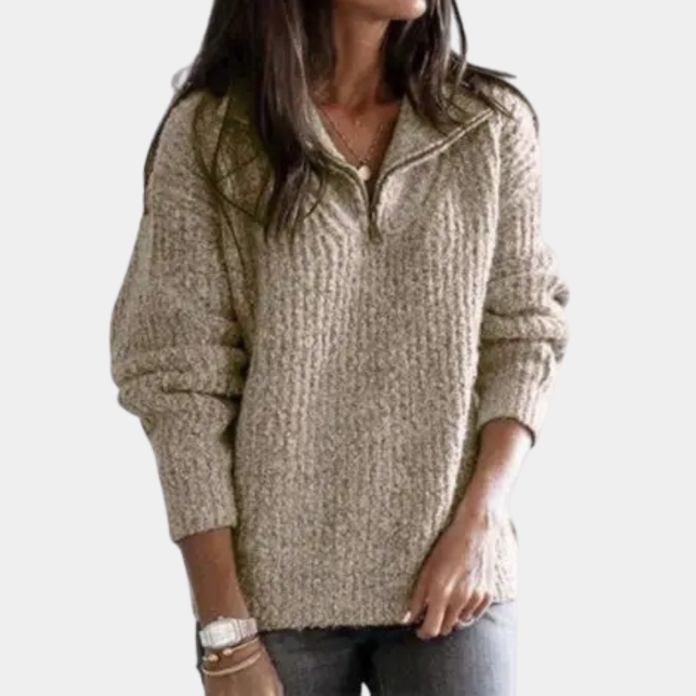 Frau in khaki Strickpullover mit Reißverschluss, lässiger Herbstmode-Look.