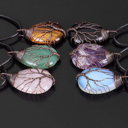 Handgemachte Boho-Halsketten mit Edelsteinen: Obsidian, Tigerauge, Amethyst, Aventurin, Rosenquarz.