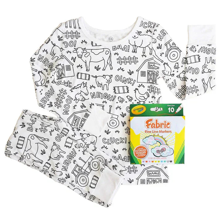 Kinder-Pyjama-Set mit Bauernhof-Motiven, weiß, inklusive Crayola-Stoffstifte, zum Ausmalen.