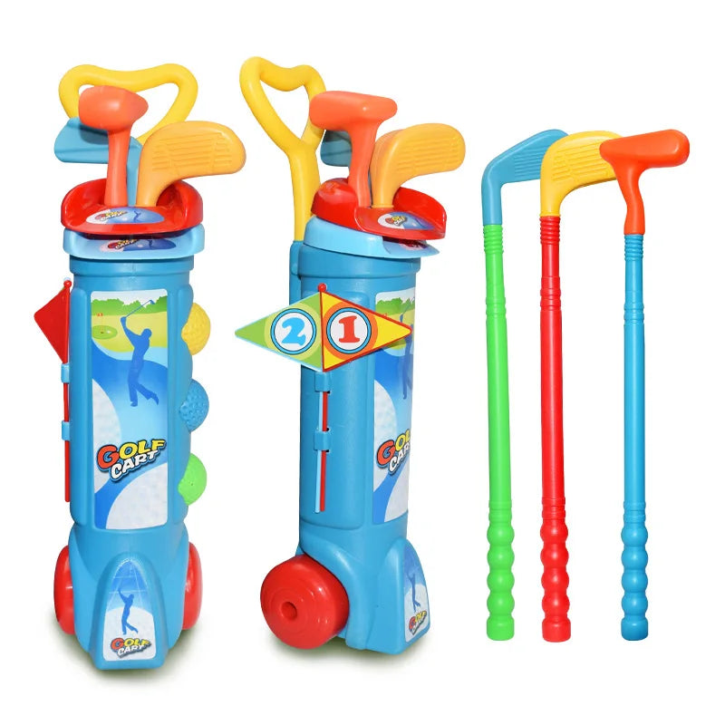 Kinder-Golfset mit bunten Schlägern, Tasche und Zubehör für drinnen und draußen.