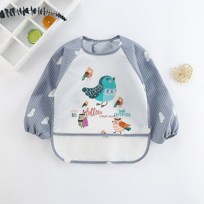 Baby-Lätzchen mit Ärmeln, Vogelmotiv, wasserdicht, grau-weiß gestreift, für Kleinkinder.