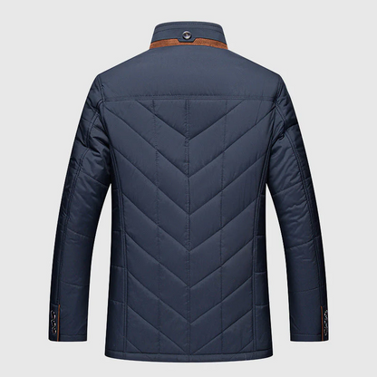 Dunkelblaue Herrenjacke, gesteppter Stoff, elegantes Design, John Wellington, Rückansicht.