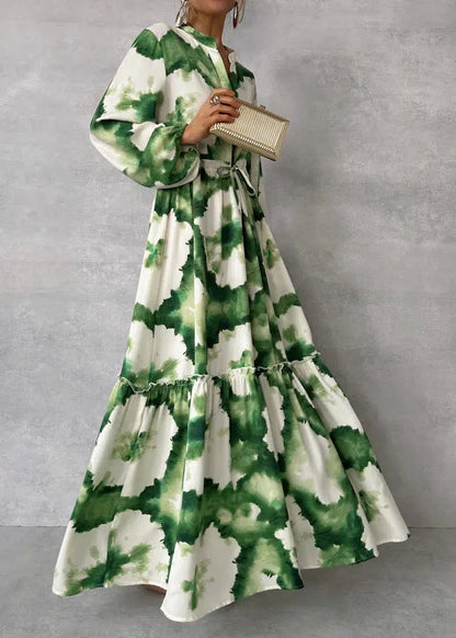 Grünes und weißes Maxikleid mit Blumenmuster, Damenmode, langärmelig, elegant.