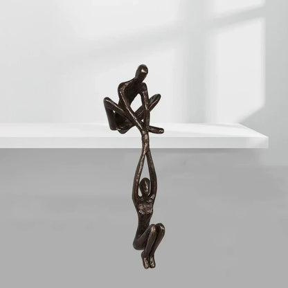 Bronzeskulptur zweier Figuren, Kletterer, moderne Kunst, Dekoration, Regal, Wohnzimmer.