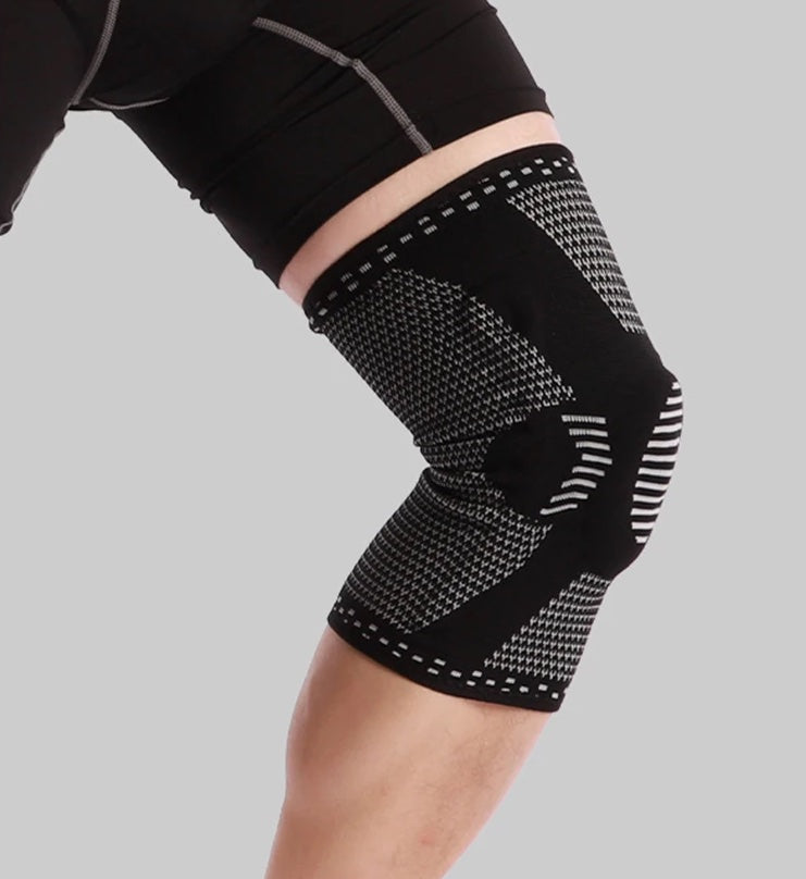 Schwarze Kniebandage, elastisch, atmungsaktiv, für Sport und Unterstützung.