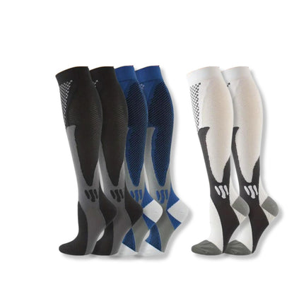 Sechs Paar Kompressionsstrümpfe, schwarz, blau, weiß, für Sport und Reisen.