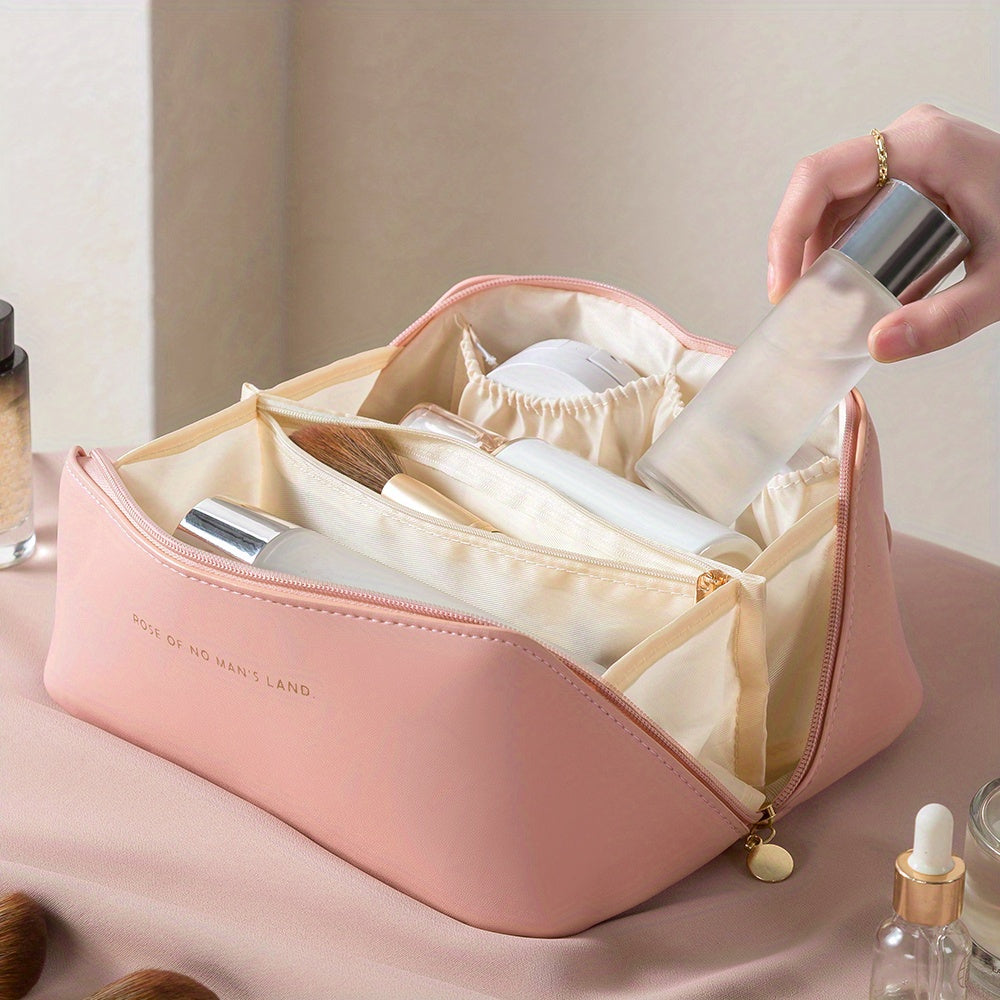 Rosa Kosmetiktasche mit Pflegeprodukten, Reißverschluss, ideal für Reisen und Organisation.