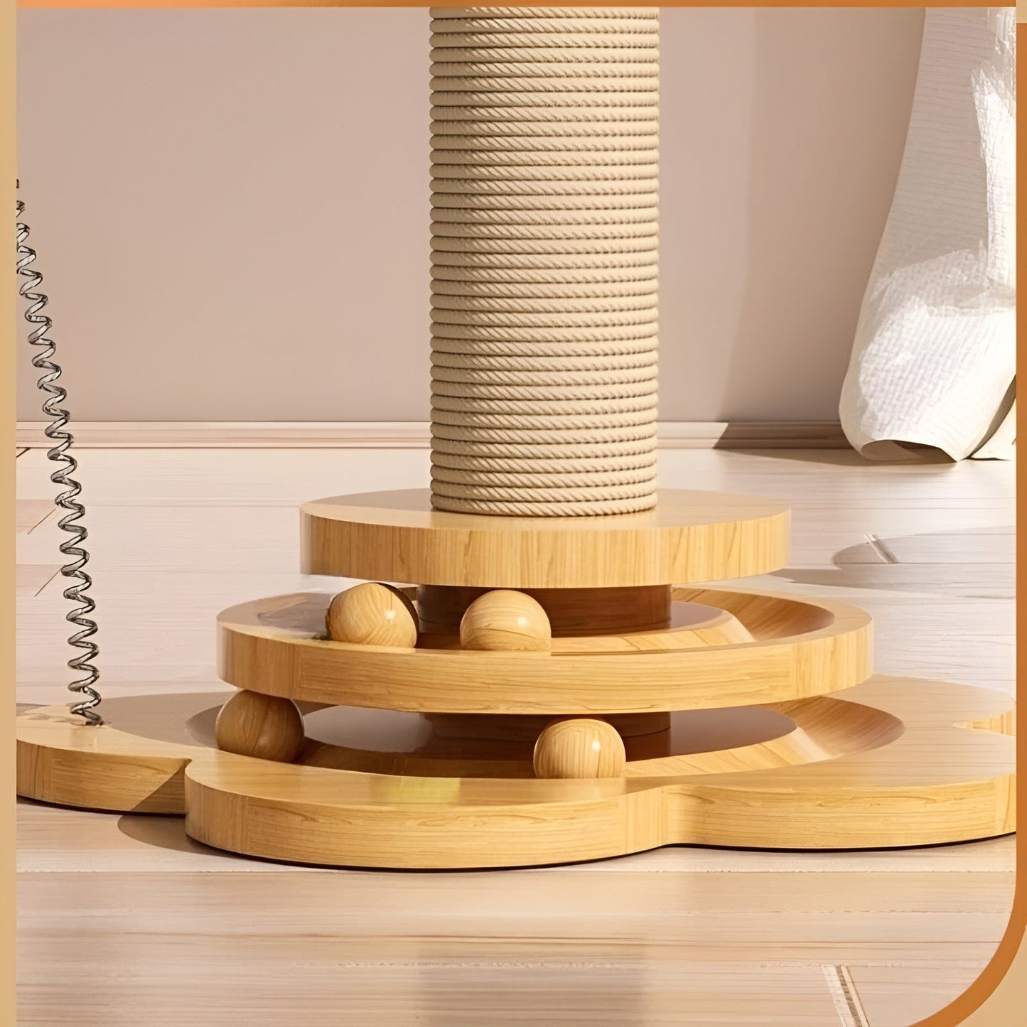 Kratzbaum aus Holz mit Spielzeugkugeln, Sisalstamm, modernes Design, Katzenzubehör.
