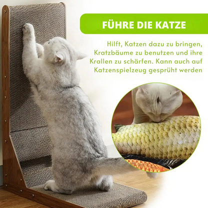 Katzenkratzbaum aus Holz mit grauer Katze, Krallen schärfen, Spielzeug, Kratzbrett, Haustierbedarf.