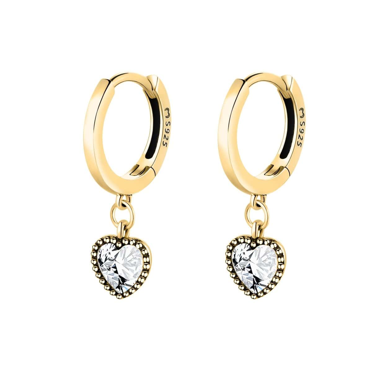 Goldene Creolen mit herzförmigen Kristallanhängern, eleganter Schmuck, Damenohrringe.