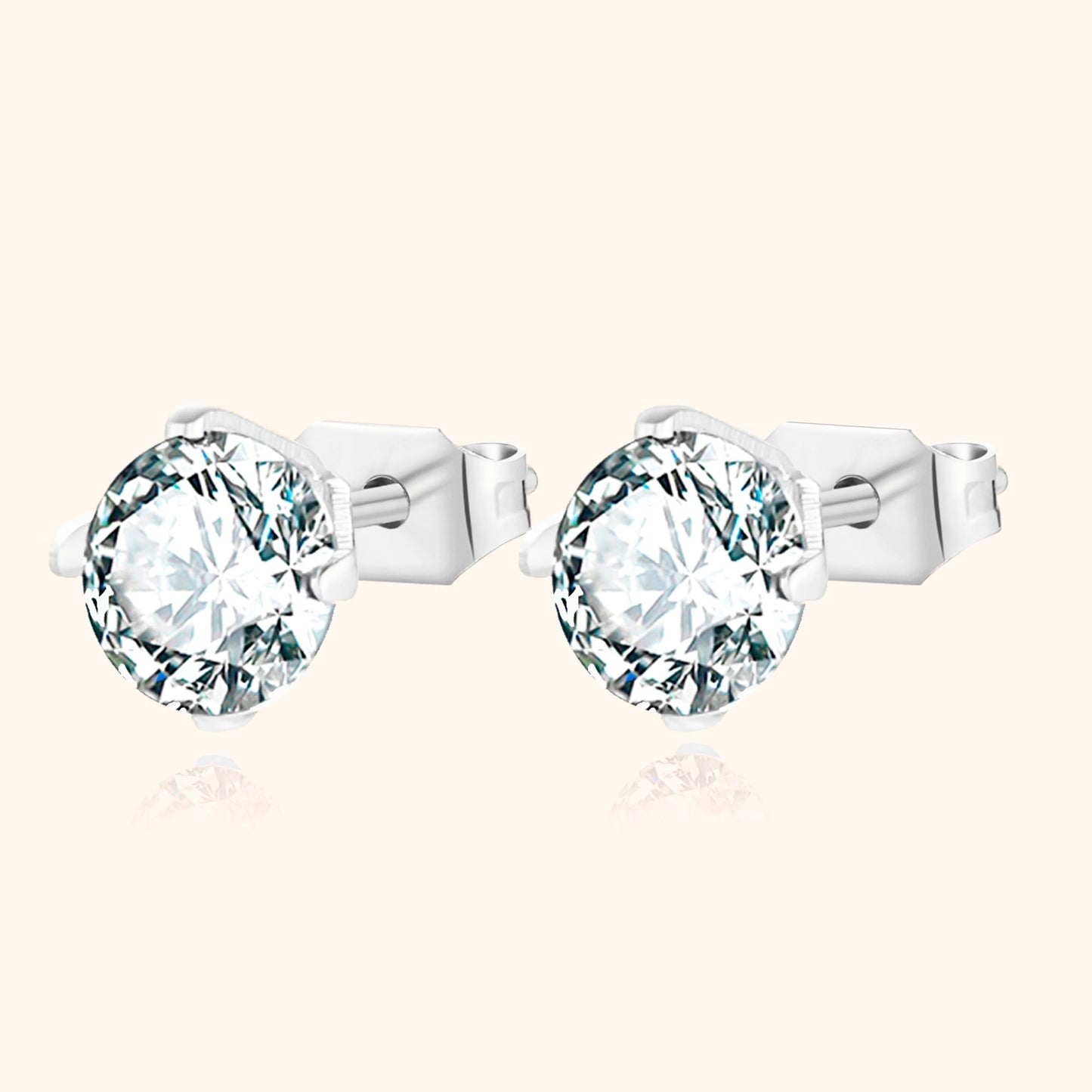 Silberne Ohrstecker mit klaren Zirkonia-Steinen, eleganter Schmuck für Damen.