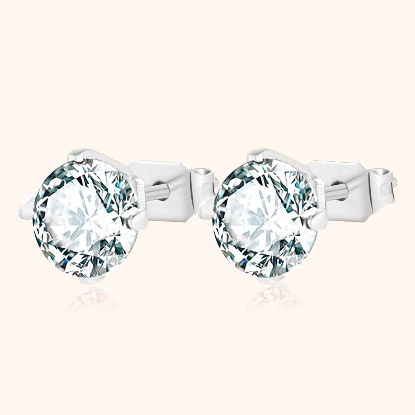 Silberne Ohrstecker mit klaren Zirkonia-Steinen, eleganter Schmuck für Damen.