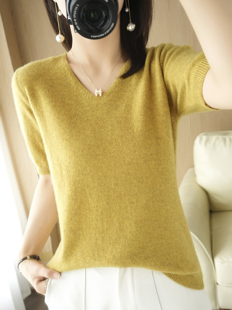 Gelber Damenpullover aus Kaschmir, V-Ausschnitt, kurzärmelig, elegantes Design, bequem.