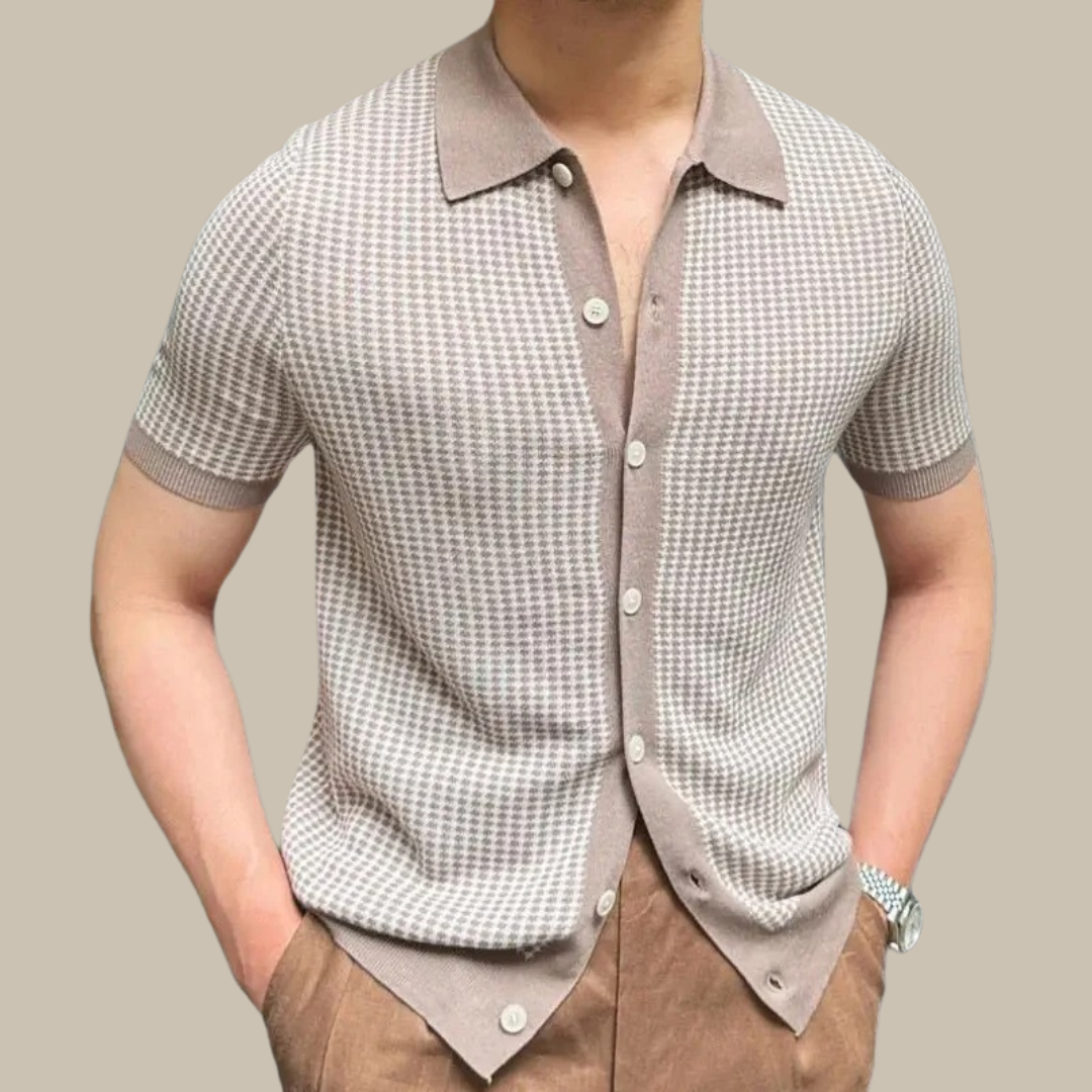 Herren Strickhemd beige, Kurzarm, Knopfleiste, kariertes Muster, modisch, elegant.