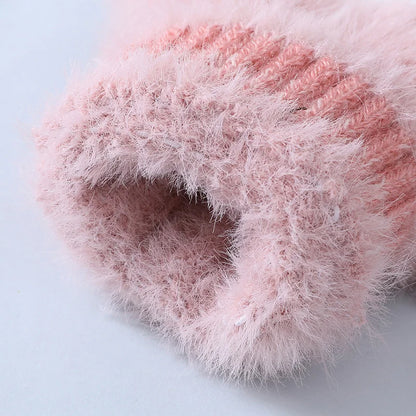 Rosa flauschiger Strickhandschuh aus Wolle, warm, weich, Winteraccessoire, Damenmode.