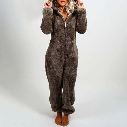 Flauschiger brauner Damen-Einteiler, Reißverschluss, gemütlicher Jumpsuit, Wintermode.