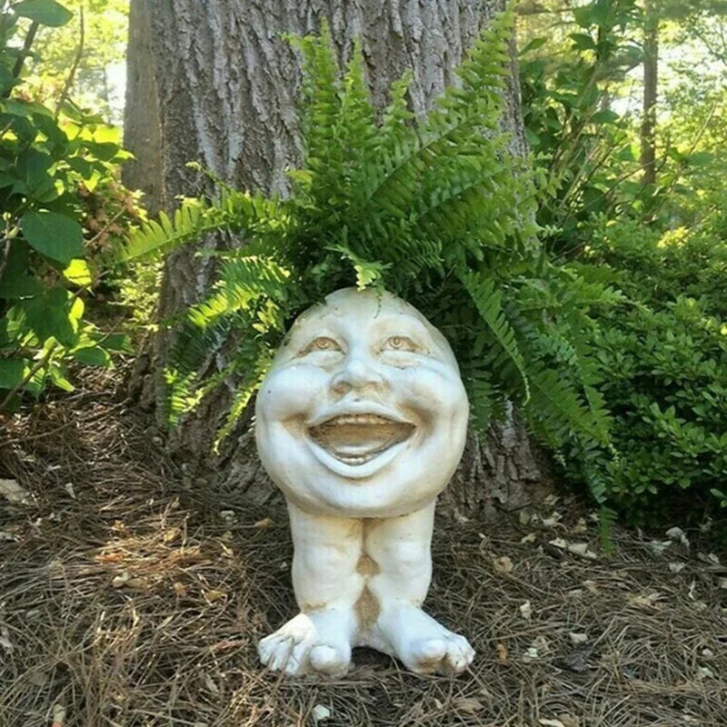 Lustiger Pflanzkübel in Gesichtsform mit Farn, Garten-Deko, weiß, Keramik, Outdoor-Dekoration.