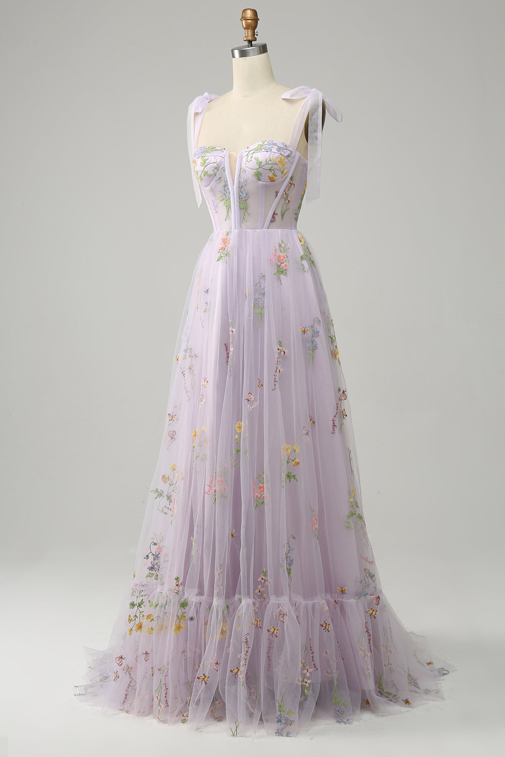 Lavendelfarbenes Tüllkleid mit Blumenstickerei, ärmellos, bodenlang, elegantes Abendkleid.