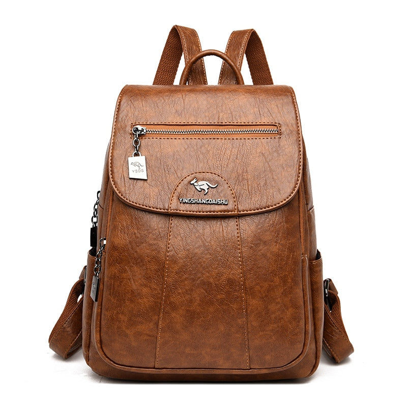 Brauner Leder-Rucksack mit Reißverschluss, modisch, geräumig, ideal für Reisen und Alltag.