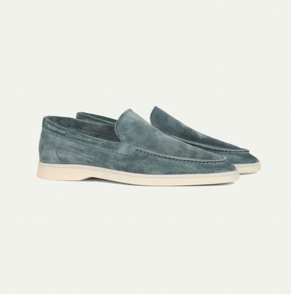Grüne Wildleder-Herrenloafer, elegantes Design, bequeme Freizeitschuhe, rutschfeste Sohle.