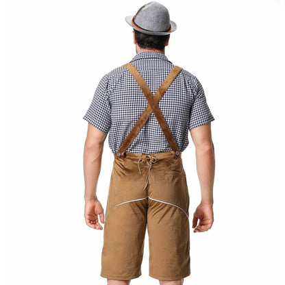 Mann in brauner Lederhose und kariertem Hemd, Rückansicht, traditionelles bayerisches Outfit.