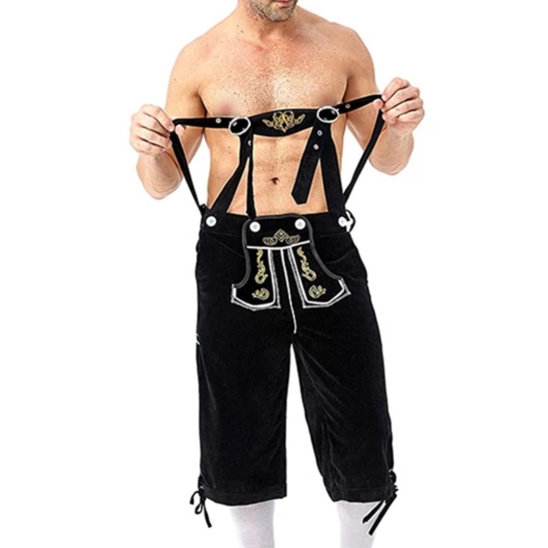 Mann in schwarzer Lederhose mit Stickerei, traditionelles bayerisches Trachtenoutfit.