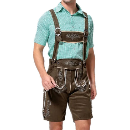 Mann in traditioneller brauner Lederhose mit grüner karierten Hemd, Trachtenmode, Oktoberfest.