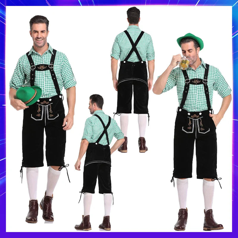 Mann in traditioneller bayerischer Tracht mit Lederhose, grünem Hemd und Hut, trinkt Bier.