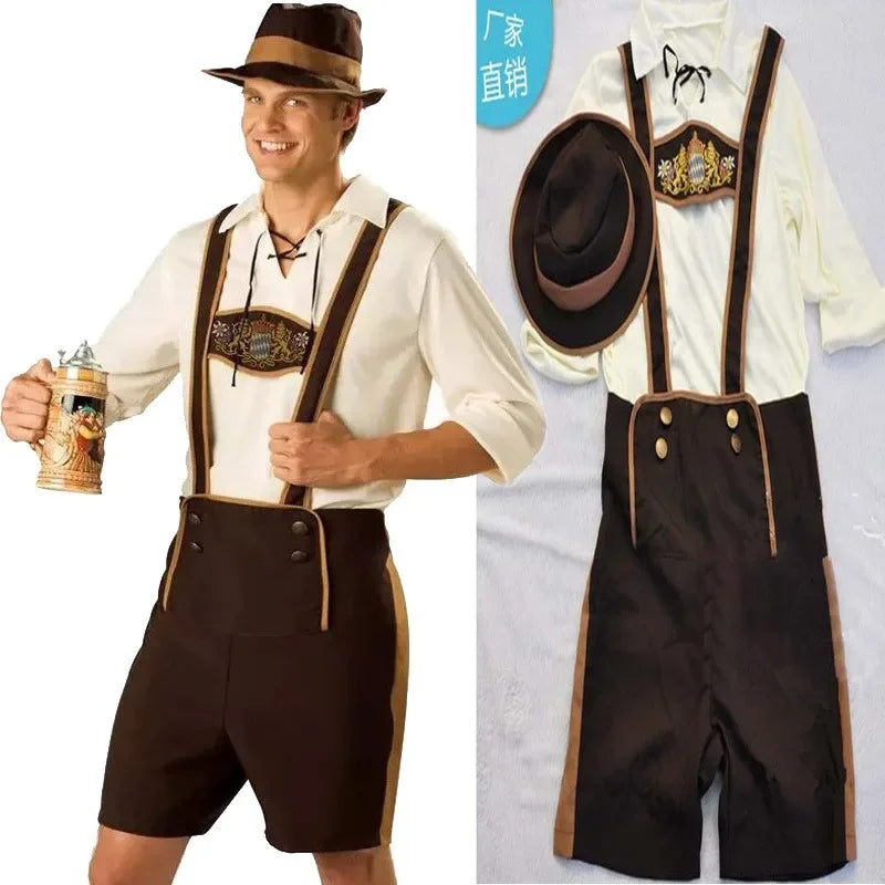 Mann in traditioneller bayerischer Tracht mit Bierkrug, Lederhose und Hut, Oktoberfest-Kostüm.