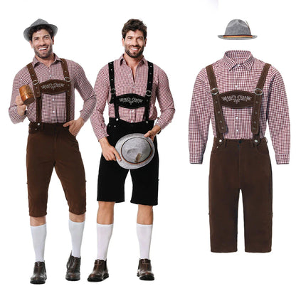 Männer in traditioneller bayerischer Tracht mit Lederhosen, kariertem Hemd und Hut.