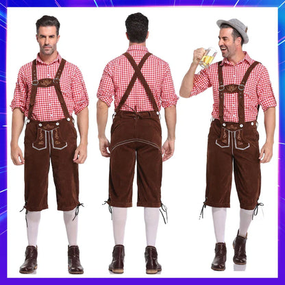 Mann in traditioneller bayerischer Lederhose, rotes Karohemd, Bierkrug, Oktoberfest-Outfit.