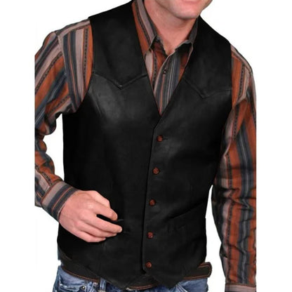 Mann mit schwarzer Lederweste, gestreiftem Hemd, Jeans, Westernmode, Herrenbekleidung.