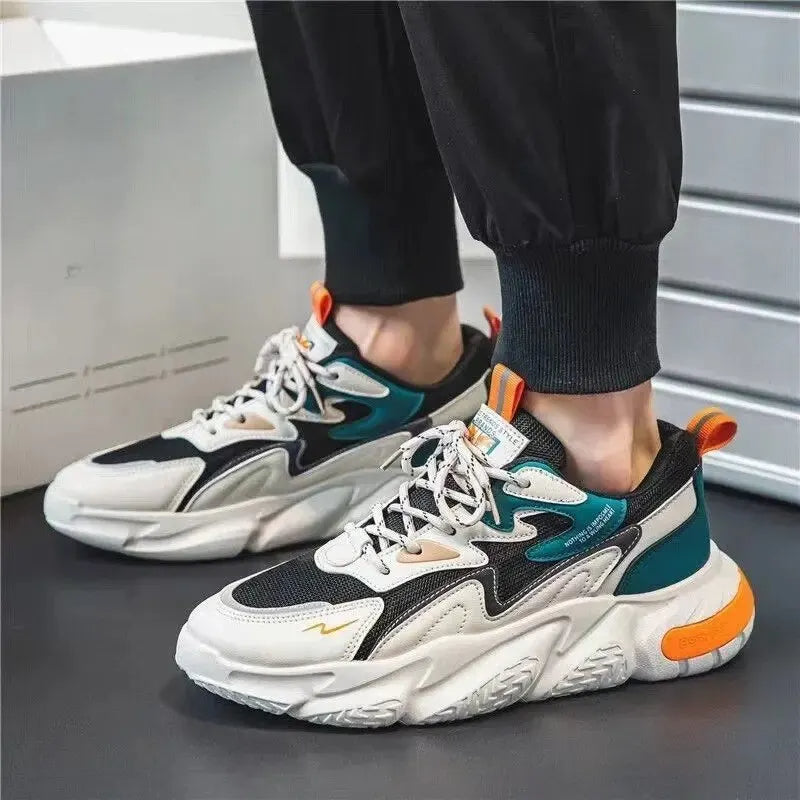 Unisex Wanderschuh, leicht, wasserabweisend, schwarz-weiß, orange Akzente, 2024 Modell.