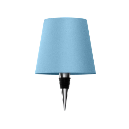 Ljusblå lampskärm med flaskpropp i silverfärgad metall och svart gummi, fristående mot vit bakgrund. 17