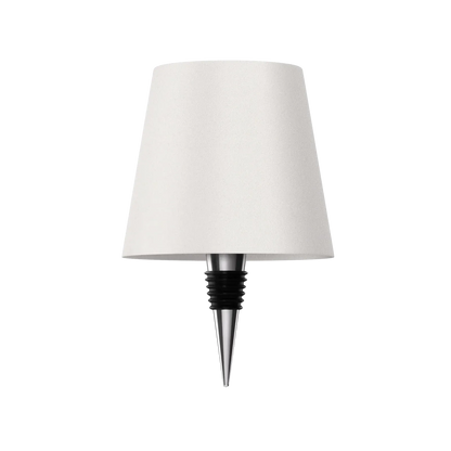 Vit lampskärm med flaskpropp i silverfärgad metall och svart gummi, fristående mot vit bakgrund. 12