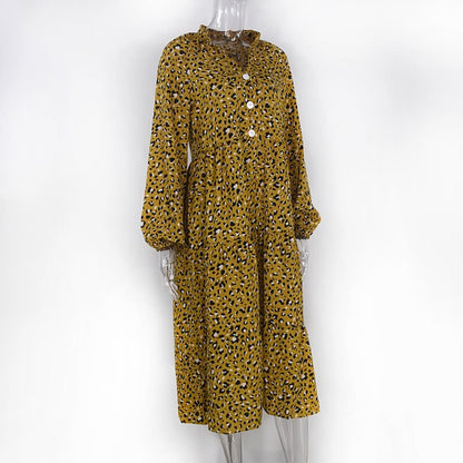 Gelbes Damenkleid mit Leopardenmuster, Knopfleiste, langen Ärmeln, Freizeitmode.