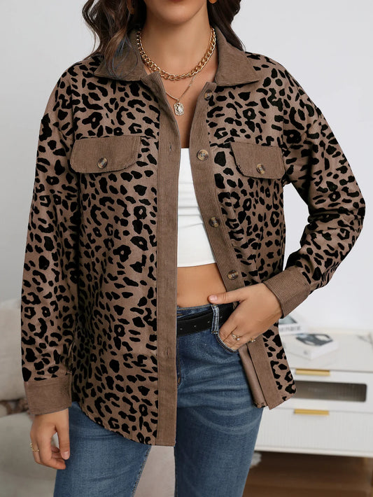 Damenjacke mit Leopardenmuster, braun, Langarm, Knopfleiste, Herbstmode 2024.