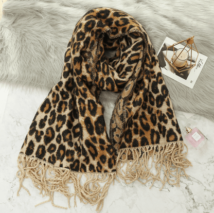 Leopardenmuster Schal, braun-schwarz, Fransen, weiches Material, modisches Accessoire.