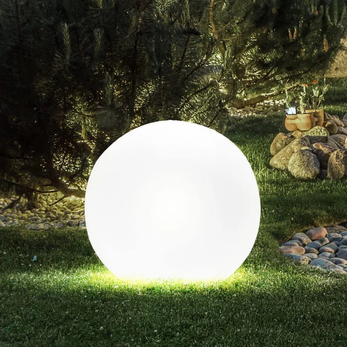 Leuchtkugel Gartenlampe LED, rund, weiß, Outdoor-Dekoration, energiesparend, modern.