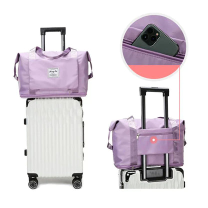 Lila Reisetasche auf weißem Hartschalenkoffer, Smartphone-Fach, Reisegepäck-Set.