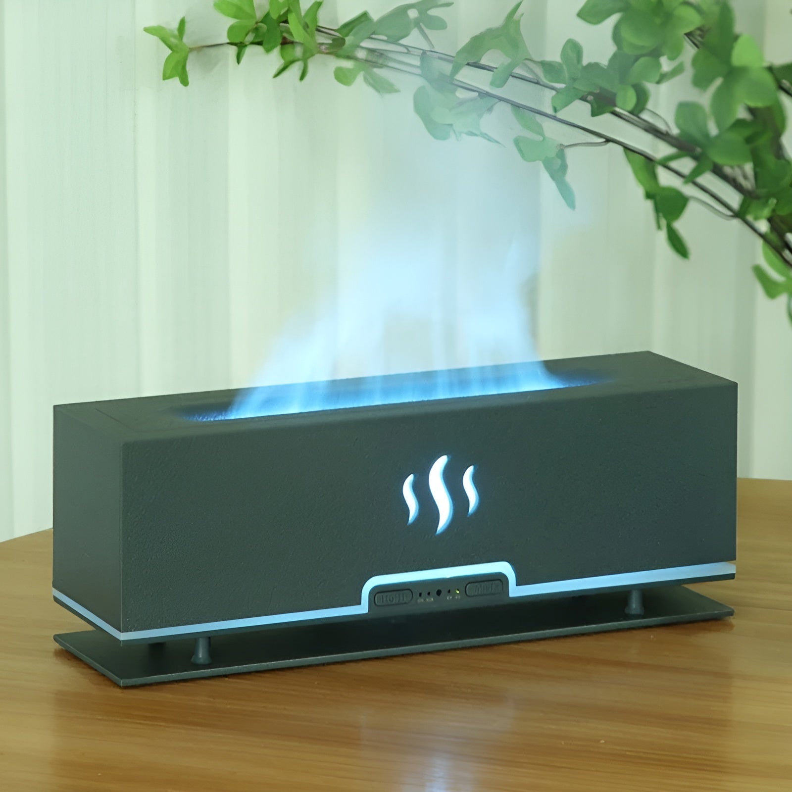 Schwarzer Luftbefeuchter mit LED-Licht auf Holztisch, moderne Raumdekoration.
