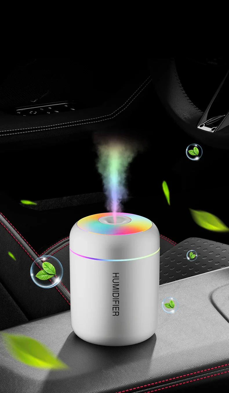 Weißer Luftbefeuchter mit LED-Licht, tragbar, für Auto-Innenraum, Aromatherapie, USB-betrieben.