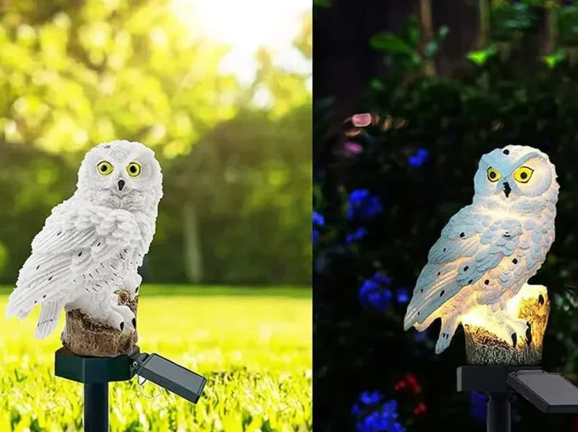Delad bild med den vita ugglelampan oupplyst i solsken till vänster och lysande bland blå blommor på natten till höger. 9