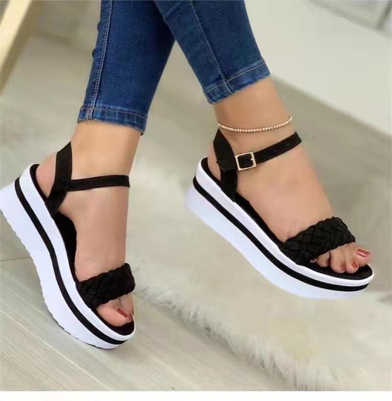 Schwarze geflochtene Plateau-Sandalen mit weißer Sohle, Damenmode, Sommer, bequem.
