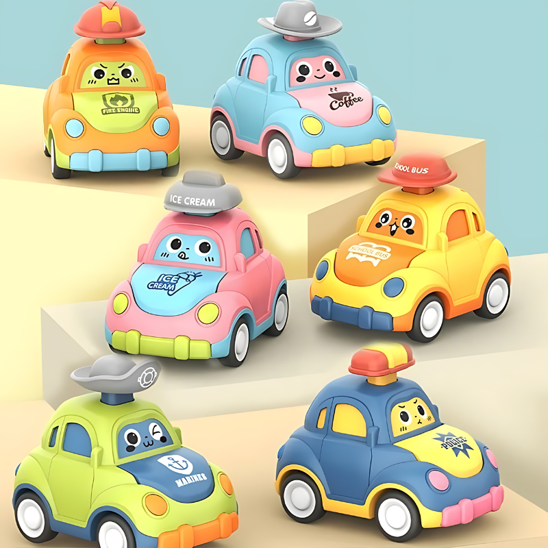 Sechs bunte Spielzeugautos mit Tiergesichtern und Hüten auf gestuften Plattformen.