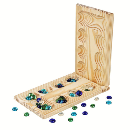 Holz-Mancala-Spiel mit bunten Glassteinen, klappbares Design, strategisches Brettspiel.