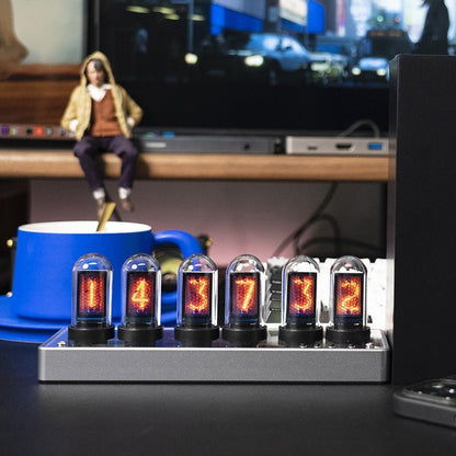 Vertikal LED-Nixie-skrivbordsklocka – Chronix