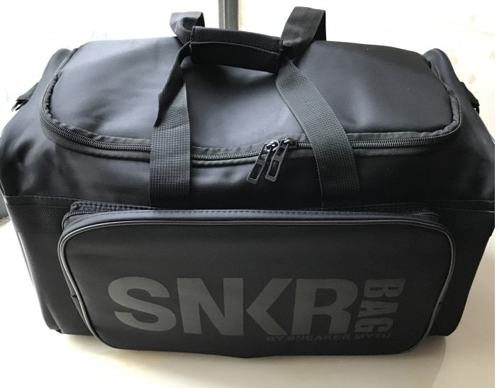 Vattentät resväska för sneakers och utrustning med flera fack